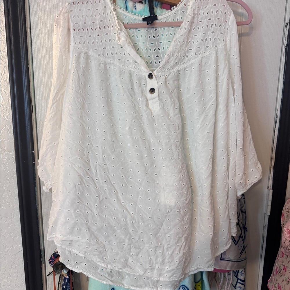 Torrid size 4 white shirt